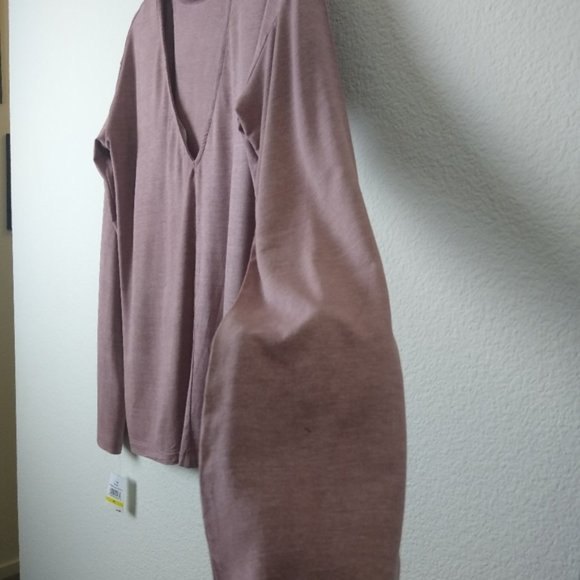 PROJECT SOCIAL Long Sleeve Medium Cut-Out Back Choker Style Pullover Sweater - Picture 7 of 9